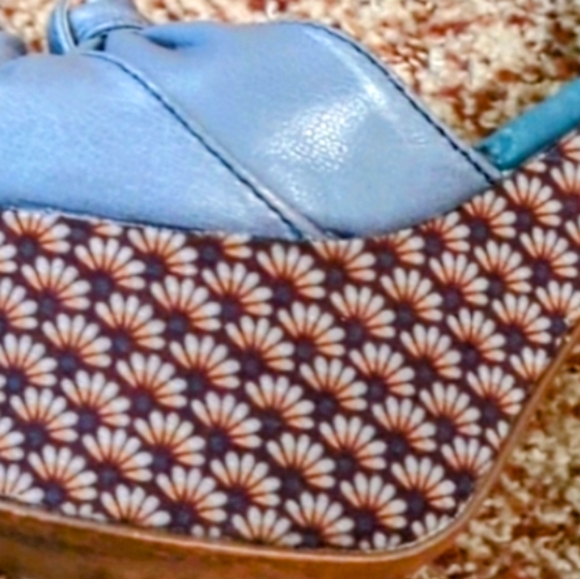 Cutest sunflower heels Report Shoes 💕 - Picture 8 of 9